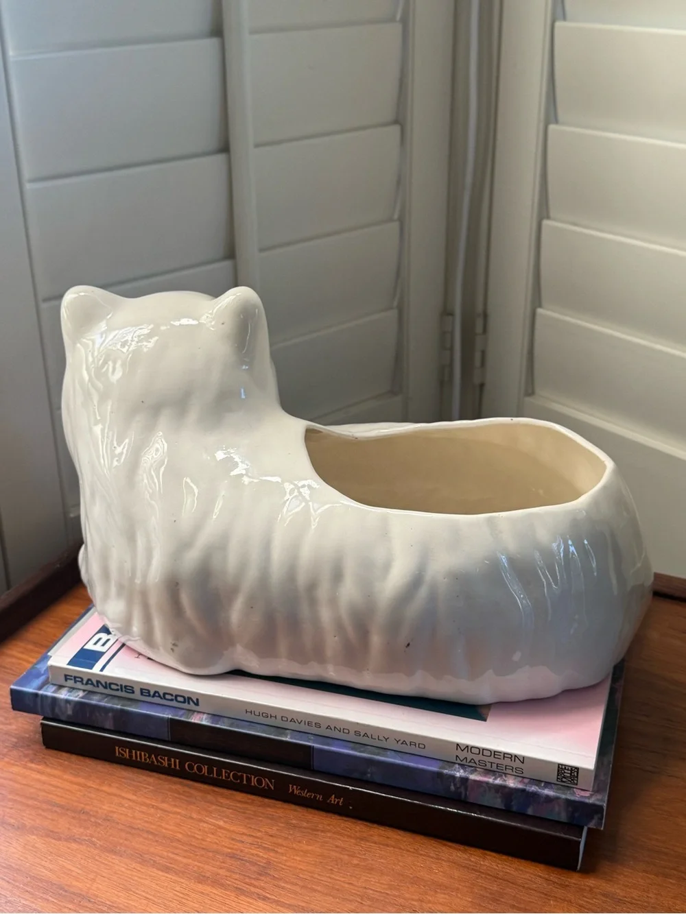 Large Vintage Ceramic White Cat Planter!!